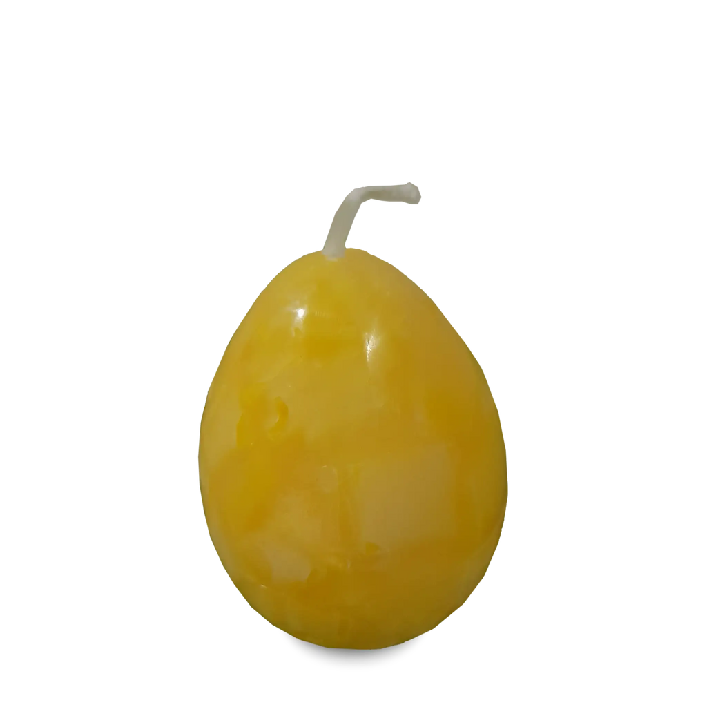 Osterei-Kerze aus Riga in Gelb – handgefertigte Kerze in Eierform für Ostern.