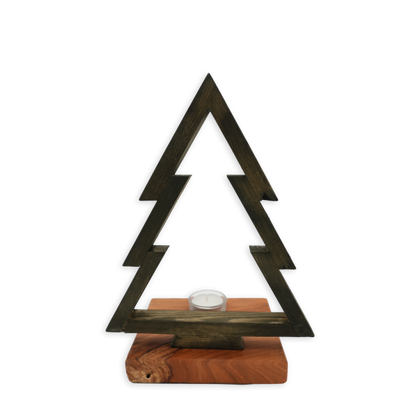 Handgefertigter Teelichthalter aus Holz mit Tannenbaum-Motiv