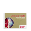 Cover der Broschüre "Abenteuer Glaube. Neue Horizonte entdecken!" zum Bonifatiuspreis 2025, von Georg Austen und Theresa Meier, mit Kompass und Silhouette des heiligen Bonifatius auf dem Cover.