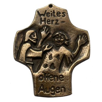 Bronzekreuz "Weites Herz - offene Augen" 